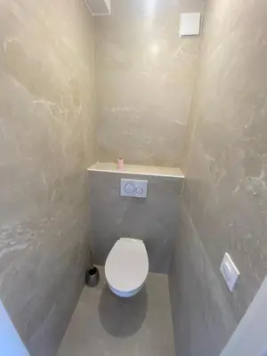 Salle de bains dans l'établissement T2 Calvi vue mer