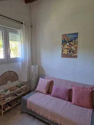 Coin salon dans l'établissement Appartement calme & cosy vue montagne
