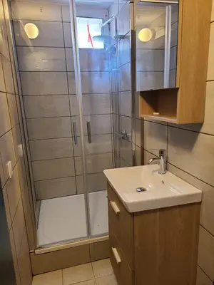 Salle de bains dans l'établissement Casinu - Casino