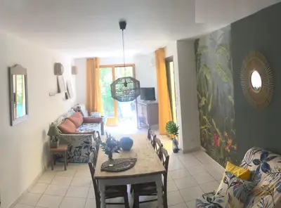 Coin salon dans l'établissement Les étoiles de Balagne
