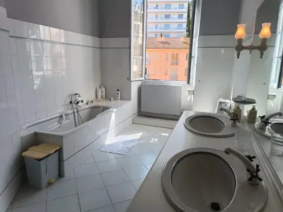 Salle de bains dans l'établissement côté palais