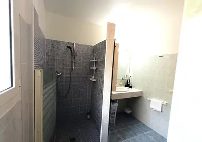 Salle de bains dans l'établissement Casa di Ghjulia