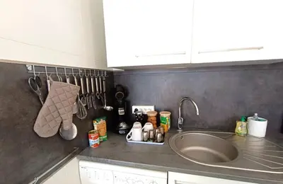 Cuisine ou kitchenette dans l'établissement studio cosy vue mer