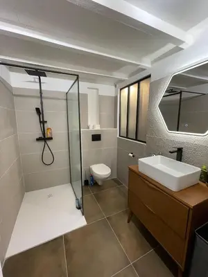 Salle de bains dans l'établissement Nid douillet - maison Spinola