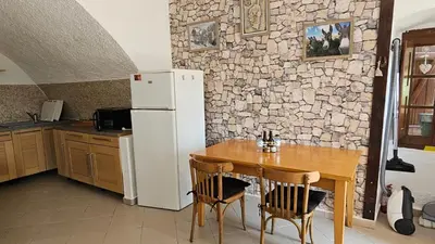 Cuisine ou kitchenette dans l'établissement Location de charme au coeur de la Corse - Piscine privative - calme - nature