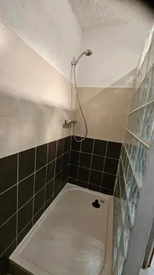Salle de bains dans l'établissement Location de charme au coeur de la Corse - Piscine privative - calme - nature