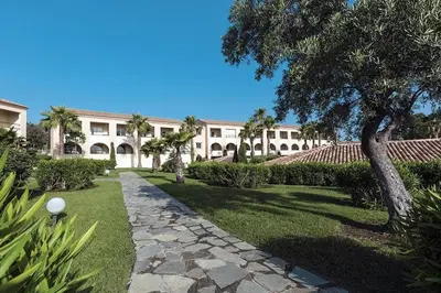 Jardin de l'établissement Cozy 2-room beachfront Résidence Sognu Di Mare Casa Serenita