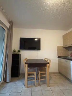 Cuisine ou kitchenette dans l'établissement Beautiful accommodation, private residence
