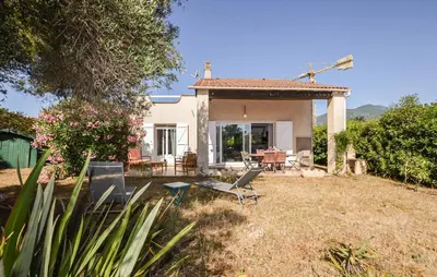 Jardin de l'établissement 2 Bedroom Gorgeous Home In Prunete