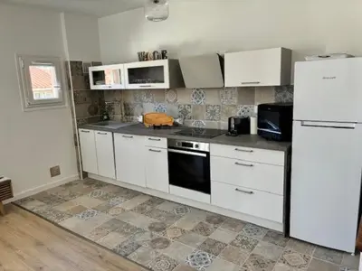 Cuisine ou kitchenette dans l'établissement Saint Florent T2 Plein Centre