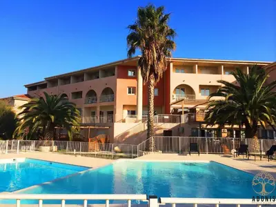 Piscine de l'établissement Charmant appartement St Florent ou située à proximité