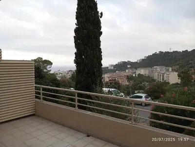 Vue générale sur la montagne ou vue sur la montagne depuis l'appartement