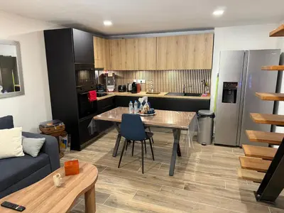 Cuisine ou kitchenette dans l'établissement Maison avec Jardin Privé - Monticello