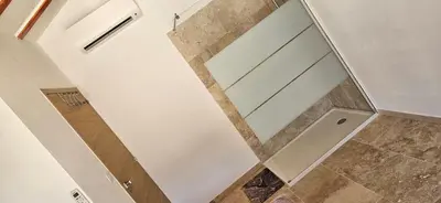 Salle de bains dans l'établissement Casa Nostra à Aléria