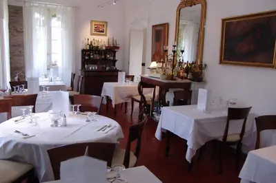 Restaurant ou autre lieu de restauration dans l'établissement Hotel-Restaurant Le Vieux Moulin