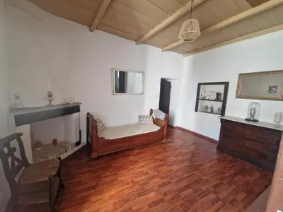Cuisine ou kitchenette dans l'établissement Maison authentique au cœur du village de Méria