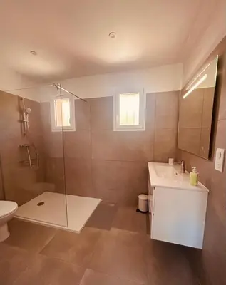 Salle de bains dans l'établissement Villa Poggiole