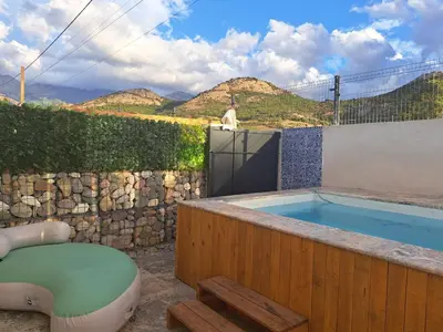 Vue générale sur la montagne ou vue sur la montagne depuis la villa