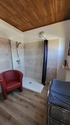 Salle de bains dans l'établissement Grand appartement Vescovato entre mer et montagne