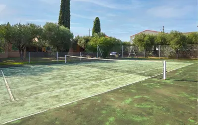Tennis ou squash au sein de la maison de vacances ou à proximité