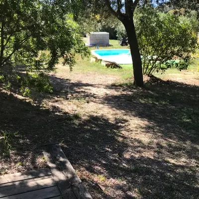 Jardin de l'établissement Agréable Location au coeur du vignoble DOMINICI THERESE