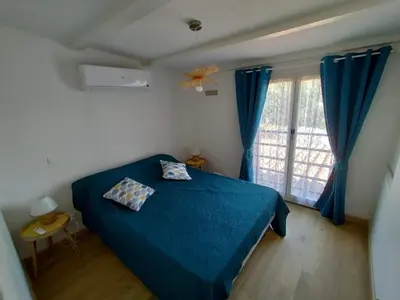 Un ou plusieurs lits dans un hébergement de l'établissement Villa bord de mer Résidence Alba Serena