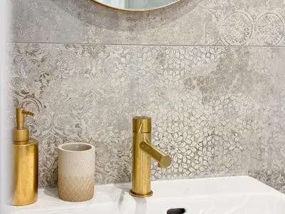 Salle de bains dans l'établissement Résidence Liberta, appartement T3 en centre-ville de Calvi