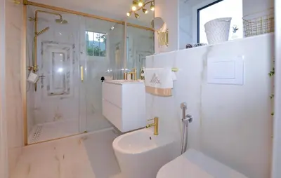 Salle de bains dans l'établissement Nice Apartment In Erbalunga With Wifi