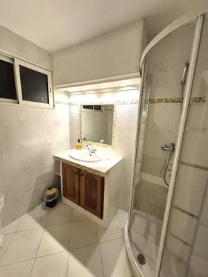 Salle de bains dans l'établissement rez de villa confort & grand extérieur