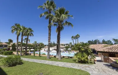 Jardin de l'établissement T2 - next to the sea