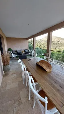 Vue générale sur la montagne ou vue sur la montagne depuis la maison de vacances