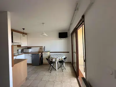 Cuisine ou kitchenette dans l'établissement Studio 1 pièce 4 couchages L'ILE-ROUSSE