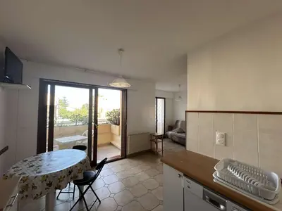 Cuisine ou kitchenette dans l'établissement Studio 1 pièce 4 couchages L'ILE-ROUSSE