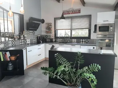 Cuisine ou kitchenette dans l'établissement Villa LICCIA