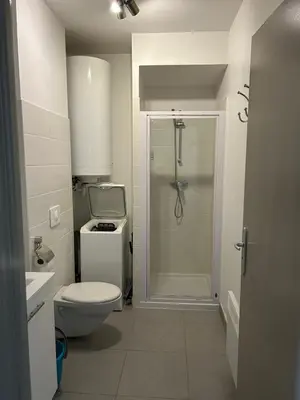 Salle de bains dans l'établissement Charmant studio en centre-ville