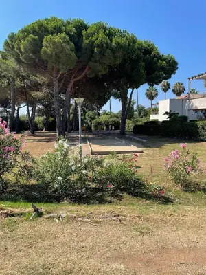 Jardin de l'établissement T3 - accès direct plage dans résidence avec piscine