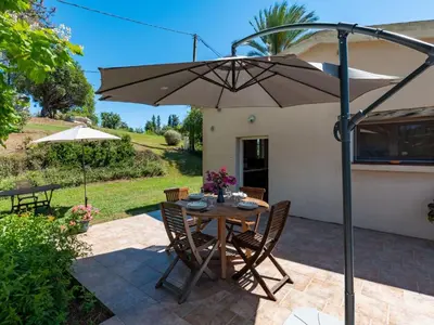 Jardin de l'établissement Holiday Home Weingut Punta della guardia zwischen Meer und Gebirge by Interhome
