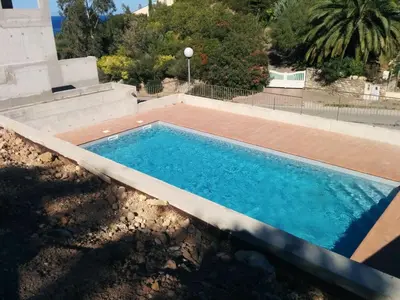 Piscine de l'établissement Apartment Pont de bateau- Meerblick mit privatem Pool by Interhome ou située à proximité