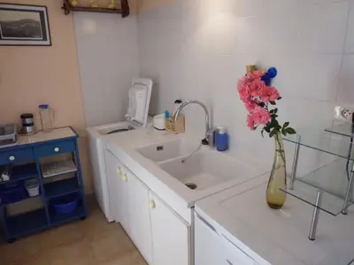 Cuisine ou kitchenette dans l'établissement Holiday Home Villa Miramonte by Interhome