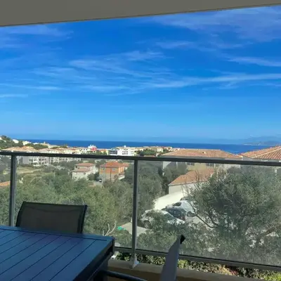 Bel appartement avec vue mer- 2 adultes 1 bébé