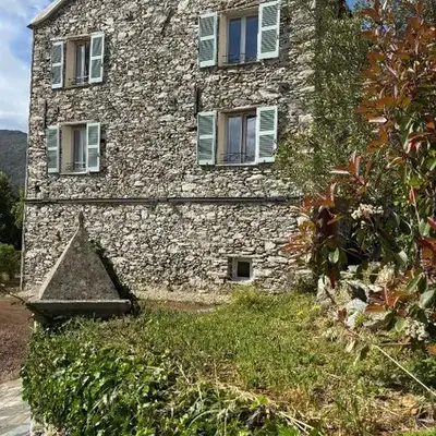 Suite avec jardin et piscine