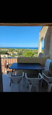 Balcon ou terrasse dans l'établissement Studio 2 à 4 personnes Sant Ambroggio