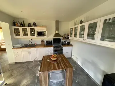 Cuisine ou kitchenette dans l'établissement Villa ANNONCIADE