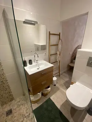 Salle de bains dans l'établissement Appartement climatisé avec parking privé au cœur de la vieille ville