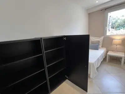 Un ou plusieurs lits dans un hébergement de l'établissement Luminous 2 BR Apt - Panoramic Sea & Mountain View Terrace