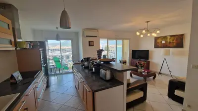 Cuisine ou kitchenette dans l'établissement Résidence port Calvi- Apartment T3 sea view