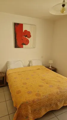 Un ou plusieurs lits dans un hébergement de l'établissement Résidence port Calvi- Apartment T3 sea view