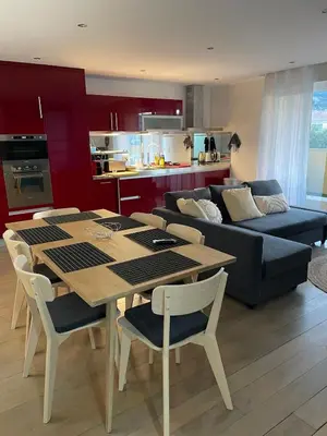 Cuisine ou kitchenette dans l'établissement Appartement avec grande terrasse