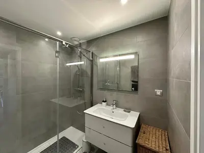 Salle de bains dans l'établissement Appartement 3 pièces 6 couchages CALVI