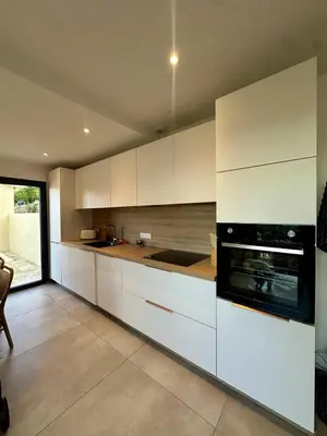 Cuisine ou kitchenette dans l'établissement Belle villa avec piscine-4 personnes